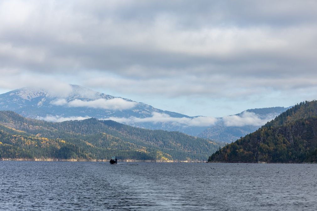 В Сибири состоялась арт-экспедиция на Саяно-Шушенское водохранилище
