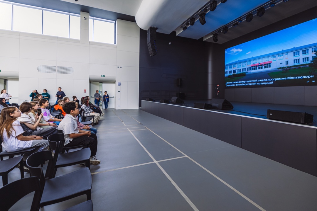 Заглянули в устойчивое будущее А вы знаете, как создают зелёную энергию? А как выглядит дом, который дружит с солнцем? А можно ли напечатать целый культурный…