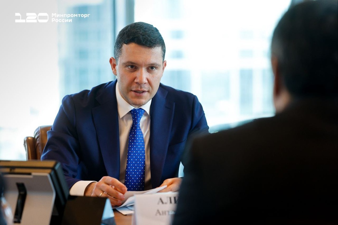 В Минпромторге обсудили развитие промышленного
сотрудничества России и Таджикистана