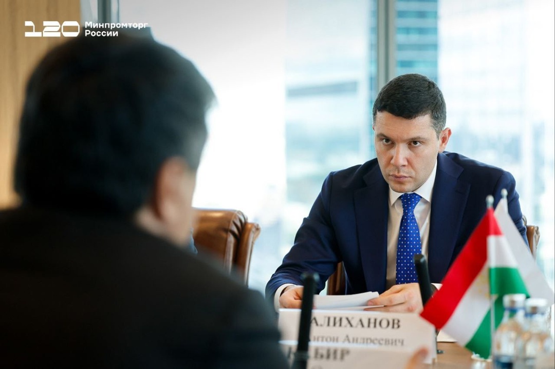 В Минпромторге обсудили развитие промышленного
сотрудничества России и Таджикистана