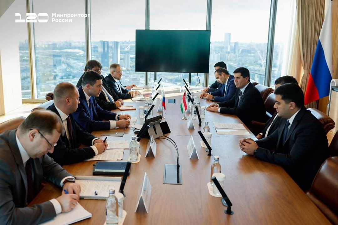 В Минпромторге обсудили развитие промышленного
сотрудничества России и Таджикистана