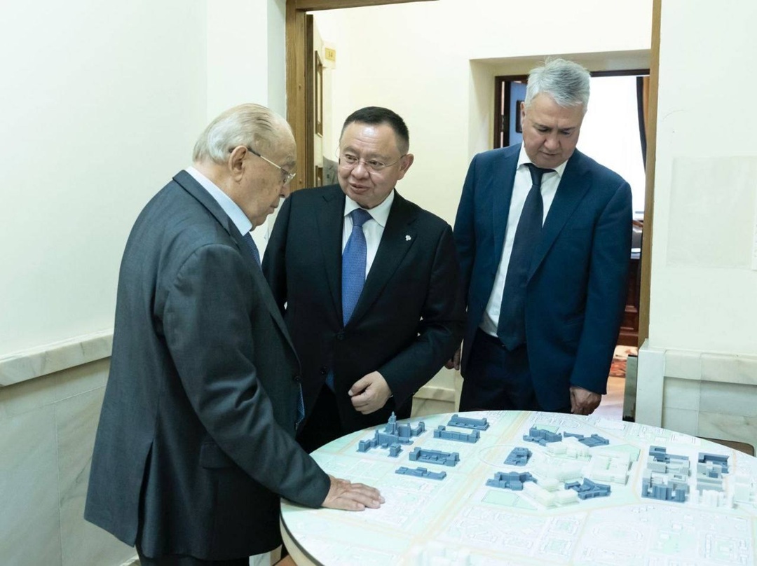 Состоялась рабочая встреча Министра строительства и ЖКХ РФ Ирека Файзуллина и ректора МГУ имени М.В.Ломоносова академика Виктора Садовничего