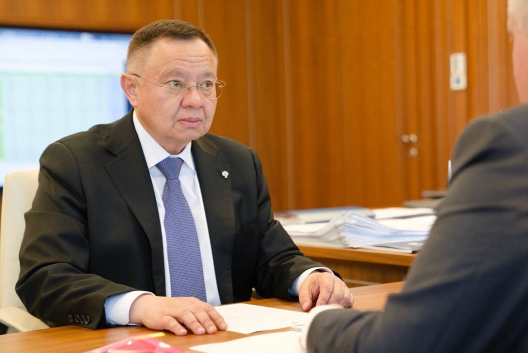 Глава Минстроя России Ирек Файзуллин провел рабочую встречу с врио Губернатора Новгородской области Александром Дроновым