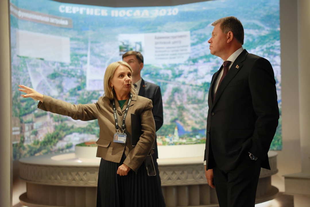 Минстрой России представил делегации Республики Беларусь профильные образовательные учреждения и ход реставрационных работ культурного объекта