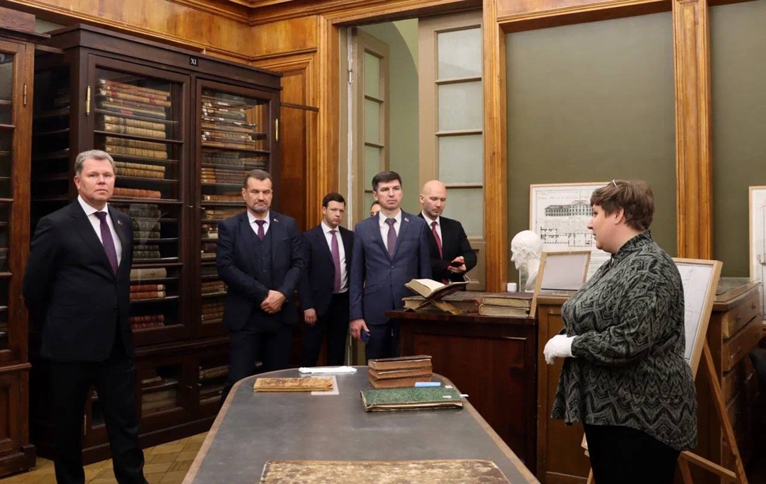 Минстрой России представил делегации Республики Беларусь профильные образовательные учреждения и ход реставрационных работ культурного объекта