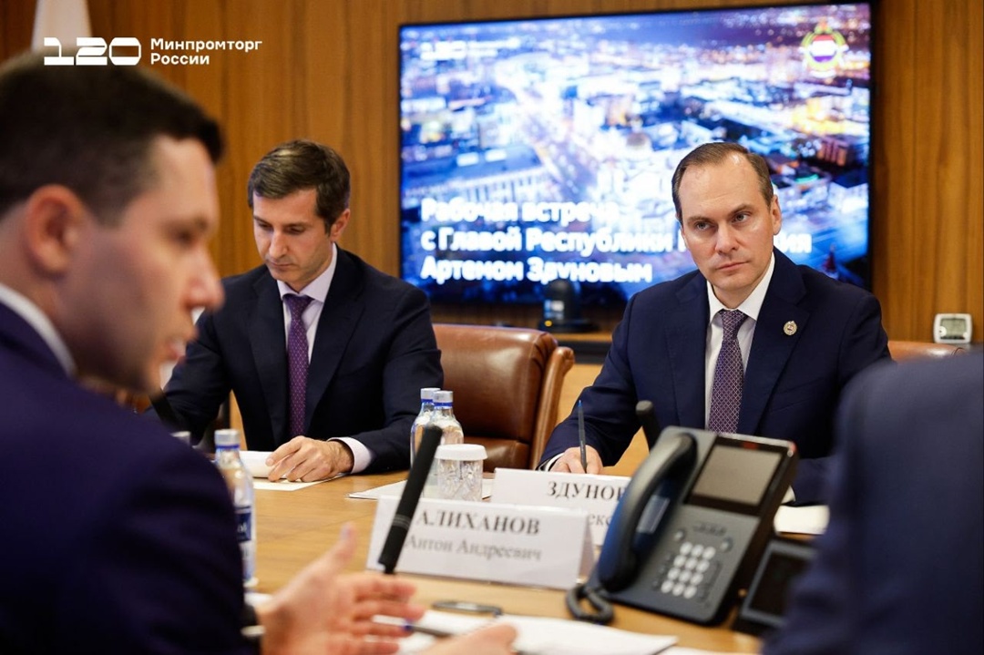 Антон Алиханов провёл рабочую встречу с Артёмом Здуновым