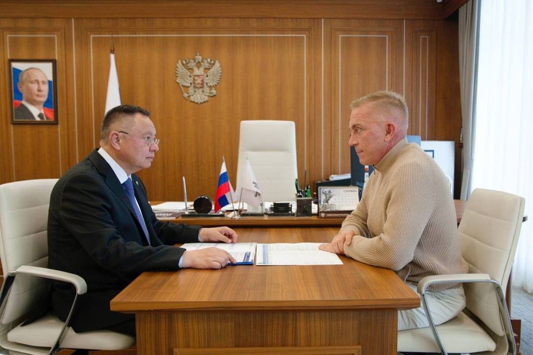 Министр строительства и ЖКХ РФ Ирек Файзуллин провел рабочую встречу с генеральным директором ГК «Трансстройинвест» Алексеем Фоменко