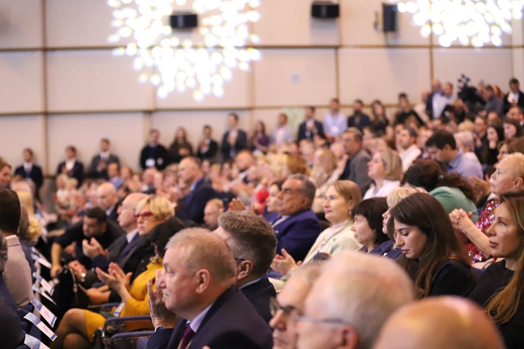 Михаил Мурашко: Сегодня в нашей стране 242 медицинские организации оказывают высокотехнологичную медицинскую помощь по офтальмологии