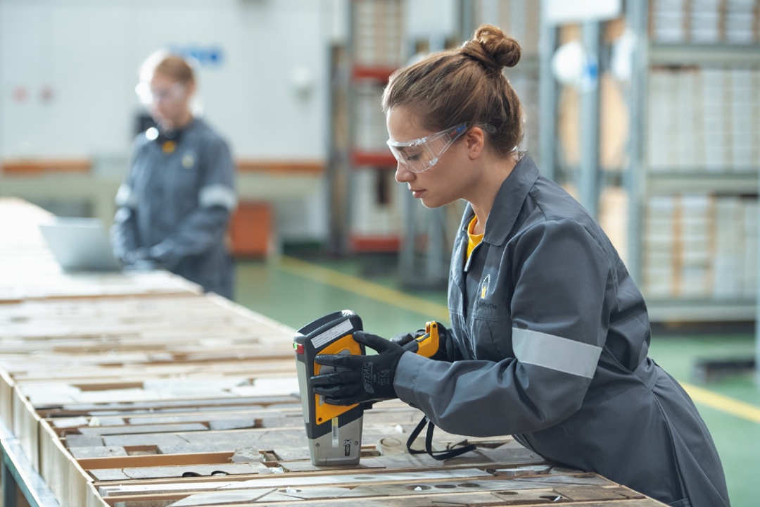 Инновации для карбонатов Более 150 экспертов из Красноярска и Тюмени обсудили, как «приручить» самые сложные карбонатные залежи, а также обменялись опытом…