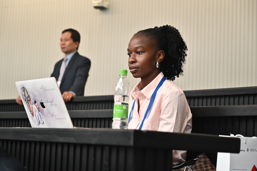 Технологии для нефти будущего В Высшей школе нефти собрались ведущие ученые, отраслевые эксперты, представители власти и бизнеса из России, Китая, Вьетнама,…