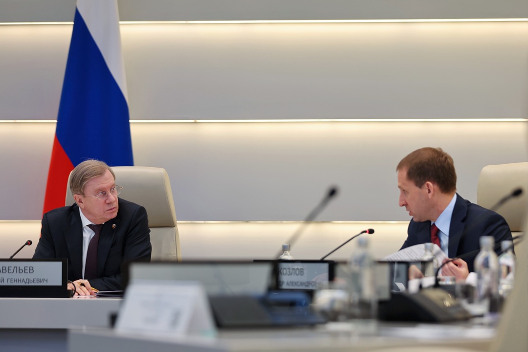 Виталий Савельев провел заседание правительственной комиссии для координации работ по ликвидации последствий ЧС, вызванной крушением танкеров в Керченском…