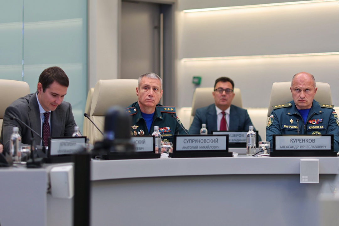 Виталий Савельев провел заседание правительственной комиссии для координации работ по ликвидации последствий ЧС, вызванной крушением танкеров в Керченском…