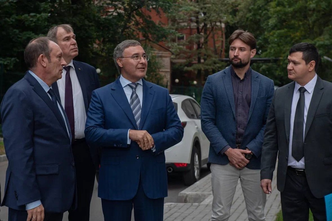 Глава Минобрнауки Валерий Фальков оценил инфраструктуру Института мозга человека им. Н.П