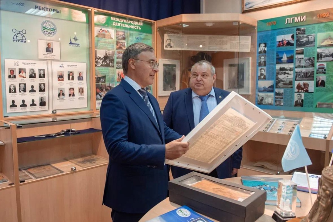 Глава Минобрнауки Валерий Фальков оценил инфраструктуру Института мозга человека им. Н.П