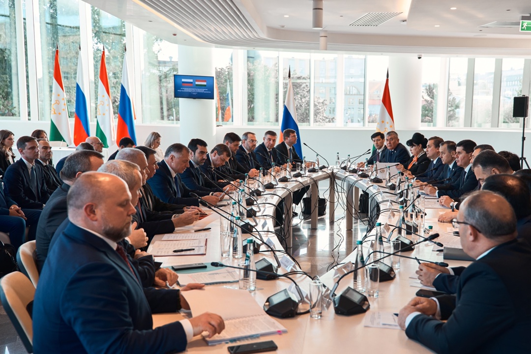 Марат Хуснуллин совместно с Кохиром Расулзода провел заседание межправкомиссии по экономическому сотрудничеству между Россией и Таджикистаном.