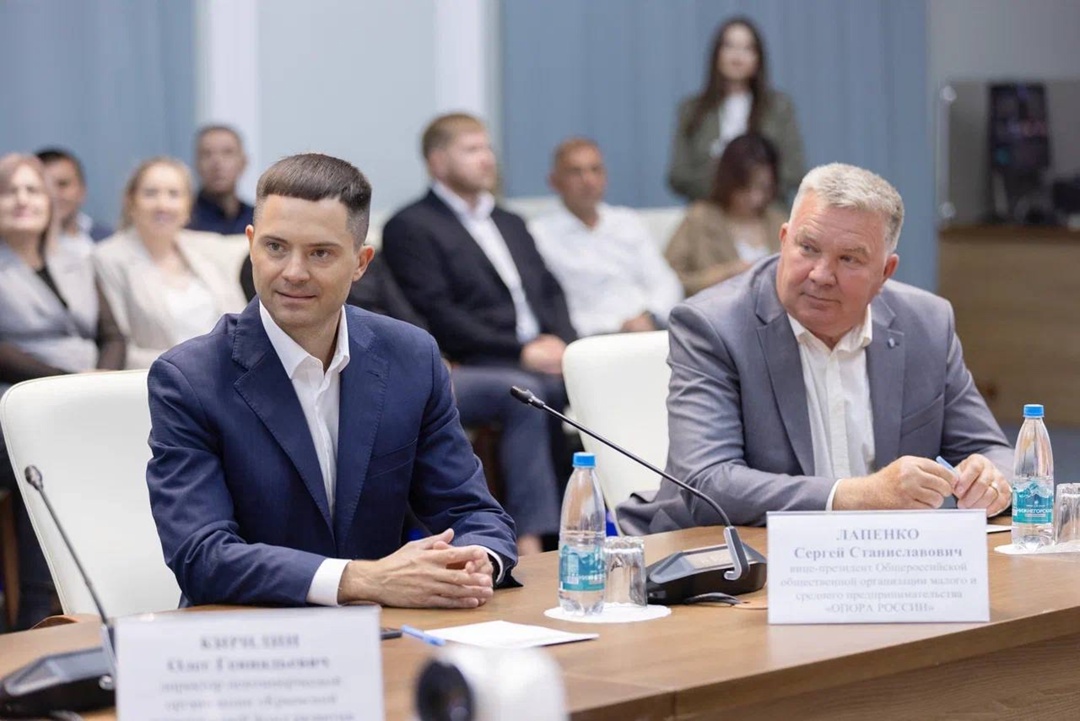 Представители Минстроя в Республике Крым