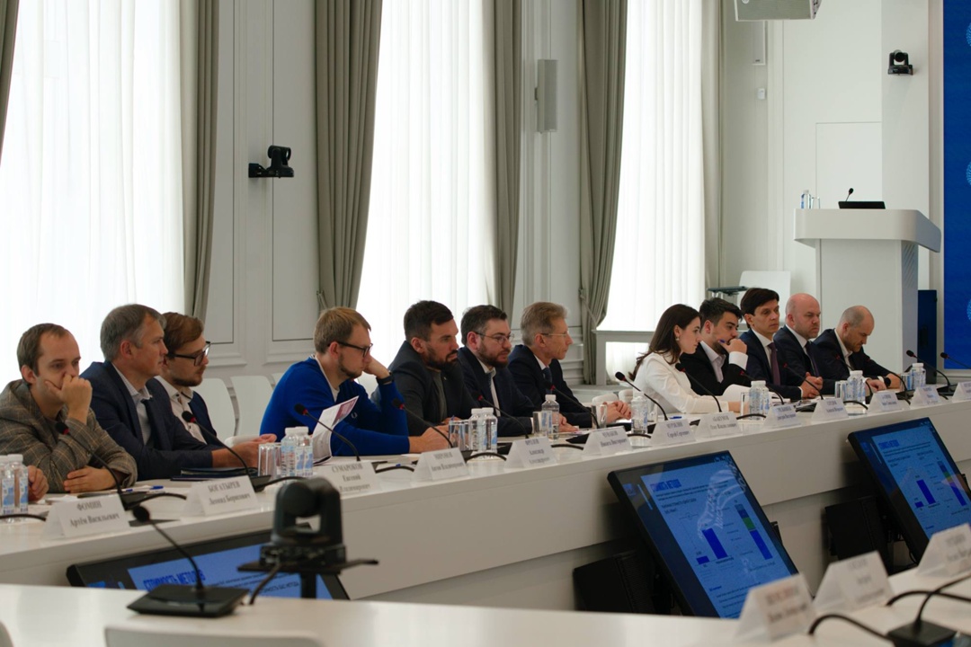 Минстрой России обсудил с экспертами вопросы применения беспилотных авиационных систем в строительстве и ЖКХ