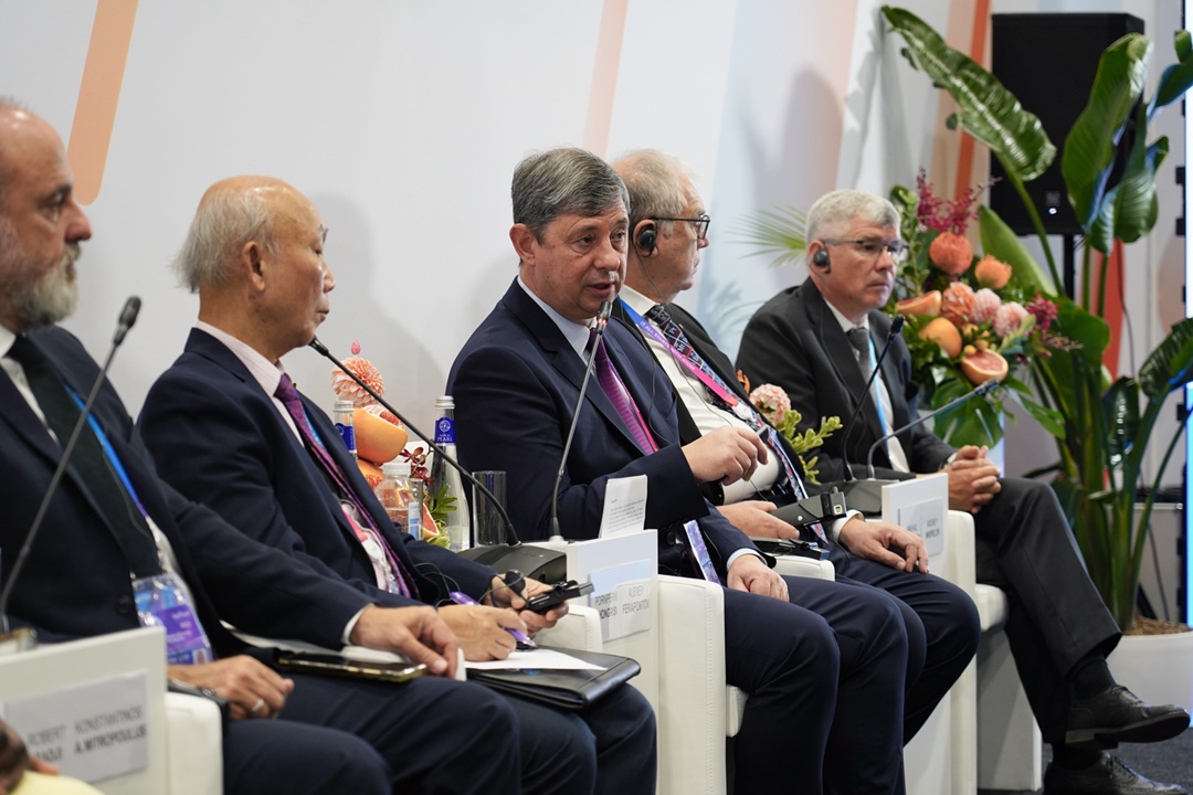 Делегация Ростехнадзора завершила работу на международном форуме «Мировая атомная неделя – 2025»