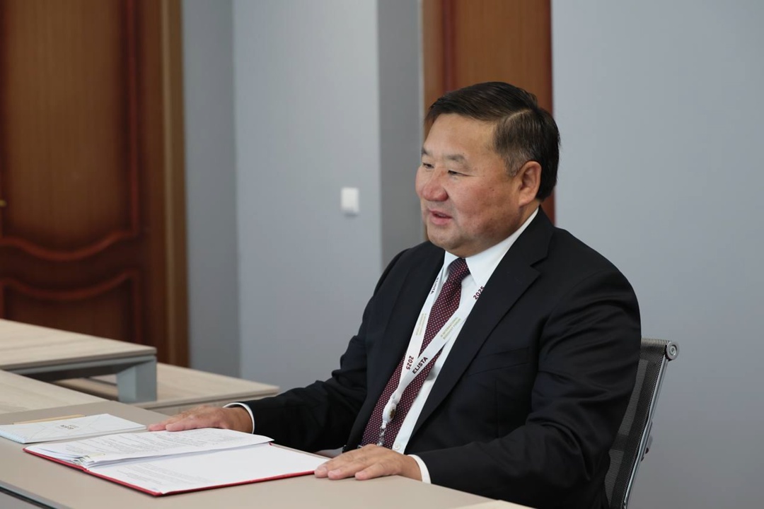 Дмитрий Чернышенко провел рабочую встречу с главой Республики Тыва Владиславом Ховалыгом.