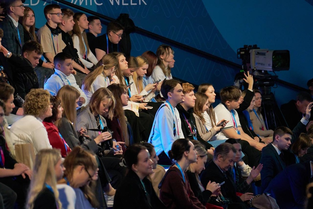 Валерий Фальков: Искусственный интеллект и машинное обучение становятся неотъемлемой частью научного метода.