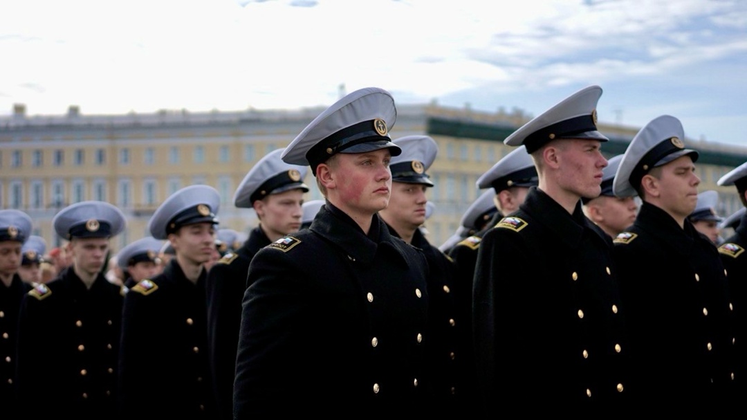 На верность Родине и флоту! Торжественную клятву принесли сегодня будущие моряки и речники.