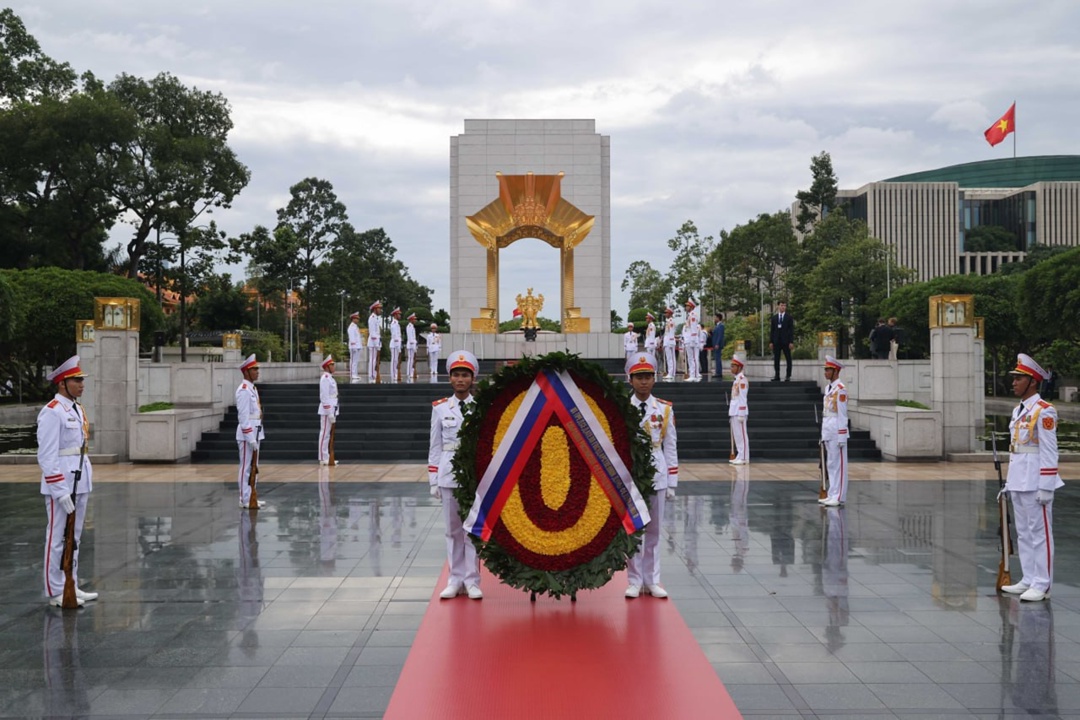 Председатель Государственной Думы Вячеслав Володин и депутаты ГД почтили память лидера вьетнамского национально-освободительного движения Хо Ши Мина и всех,…