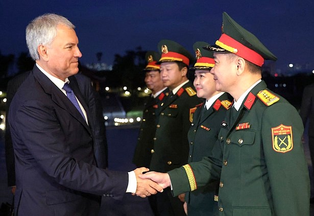 Председатель Государственной Думы Вячеслав Володин посетил Музей военной истории Вьетнама.