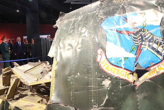 Председатель Государственной Думы Вячеслав Володин посетил Музей военной истории Вьетнама.