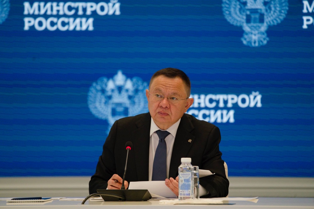 В Минстрое России прошло еженедельное оперативное совещание под председательством Министра строительства и ЖКХ РФ Ирека Файзуллина