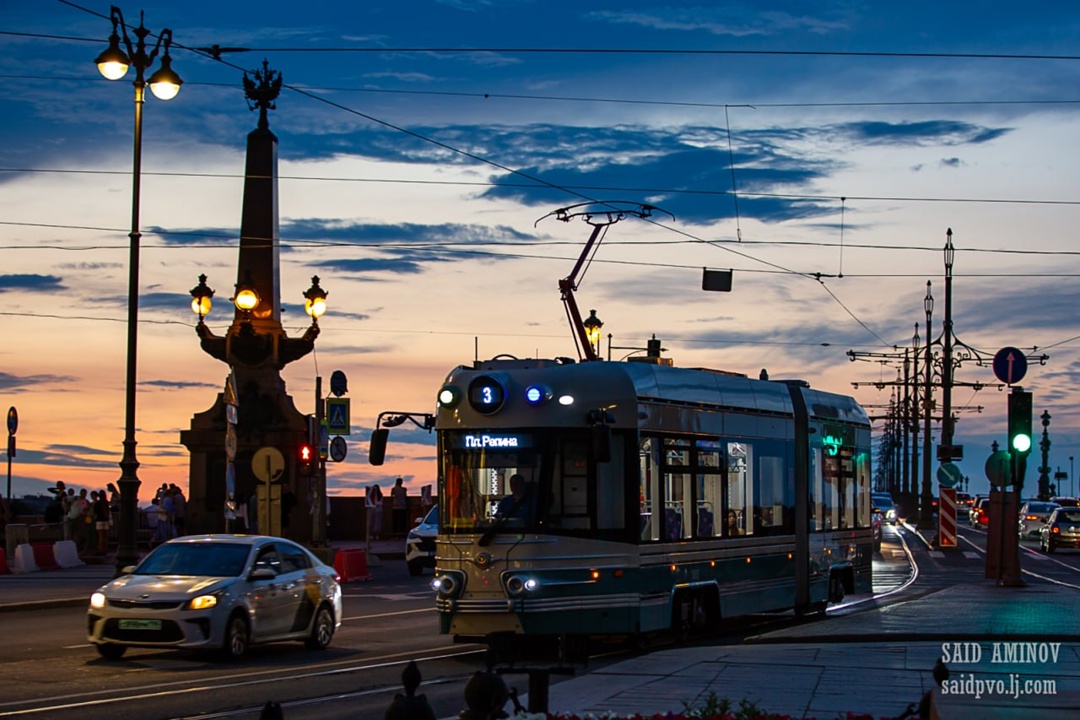 Показываем красивое, трамвайное Более пяти десятков составов производства завода «Уралтрансмаш» (входит в Ростех) курсируют по Санкт-Петербургу и радуют глаз…