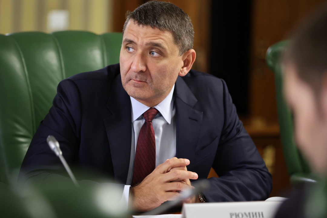 Виталий Савельев провел заседание комиссии по вопросам реализации проектов развития железнодорожной инфраструктуры Сибири и Дальнего Востока.