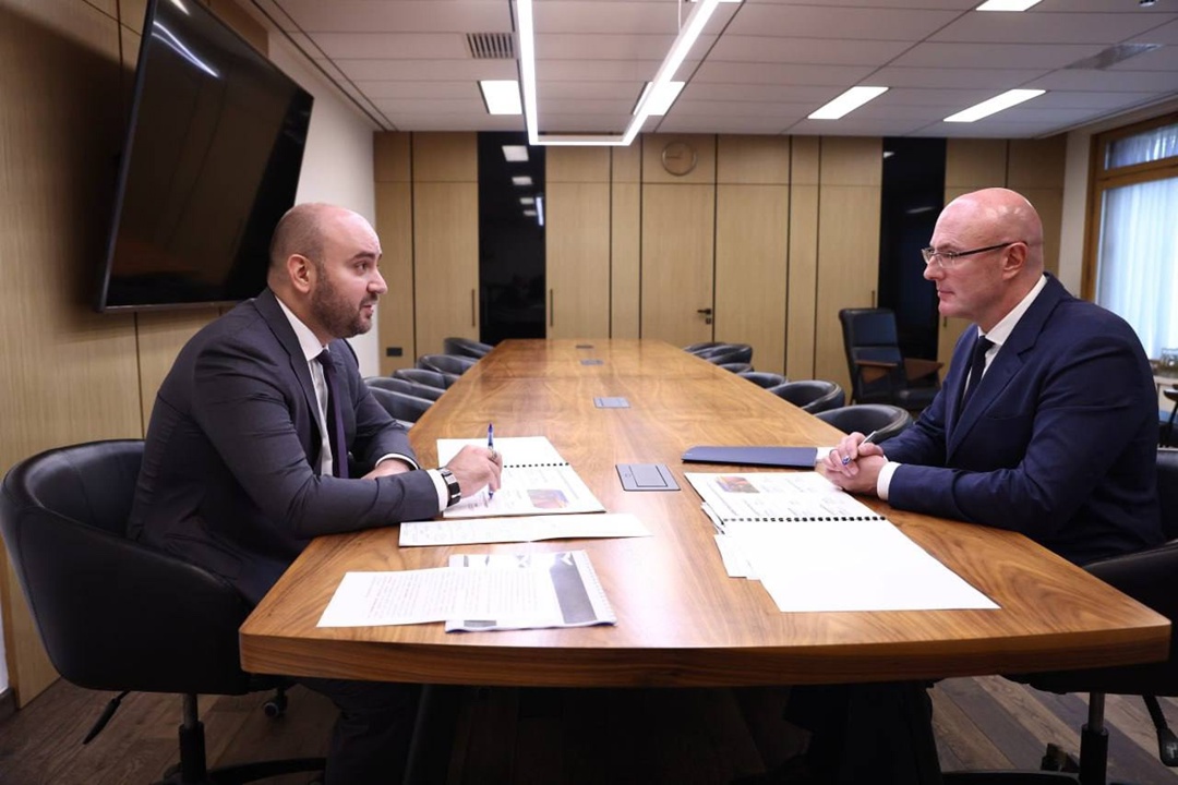 Дмитрий Чернышенко провел рабочую встречу с губернатором Самарской области Вячеславом Федорищевым.