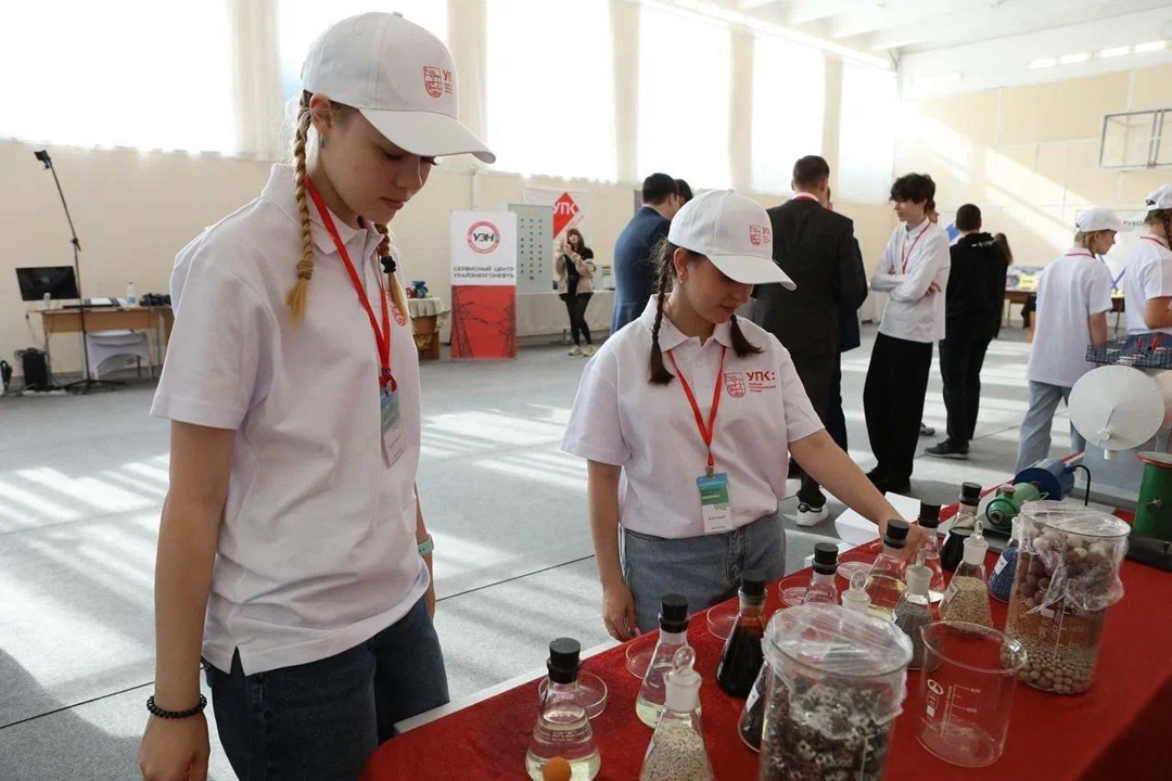 Профессия нефтяника начинается со школьной скамьи