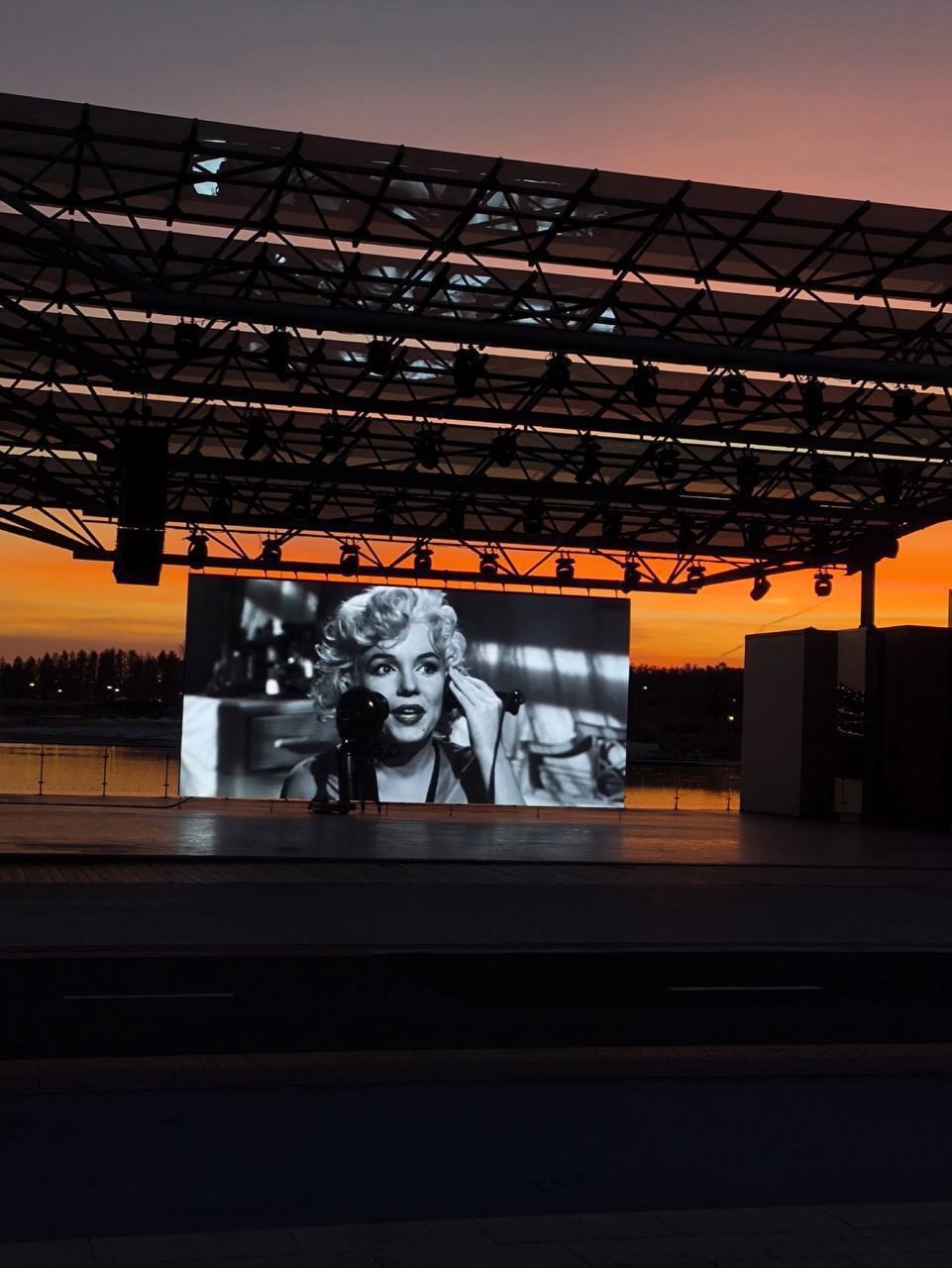 У нас для вас две новости – отличная и замечательная!