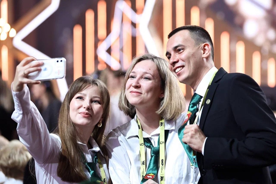 В Национальном центре «Россия» в Москве начал работу V Форум классных руководителей.