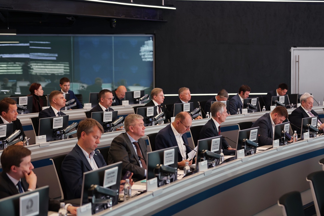 Виталий Савельев провел совещание по реализации проекта строительства высокоскоростной магистрали Москва – Санкт-Петербург.