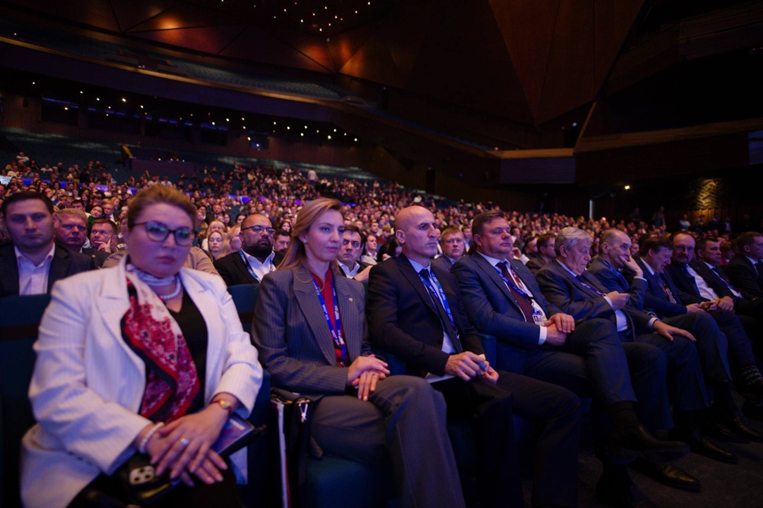 Министр строительства и ЖКХ РФ Ирек Файзуллин выступил на пленарном заседании ХII Международной строительной выставки 100+ TechnoBuild