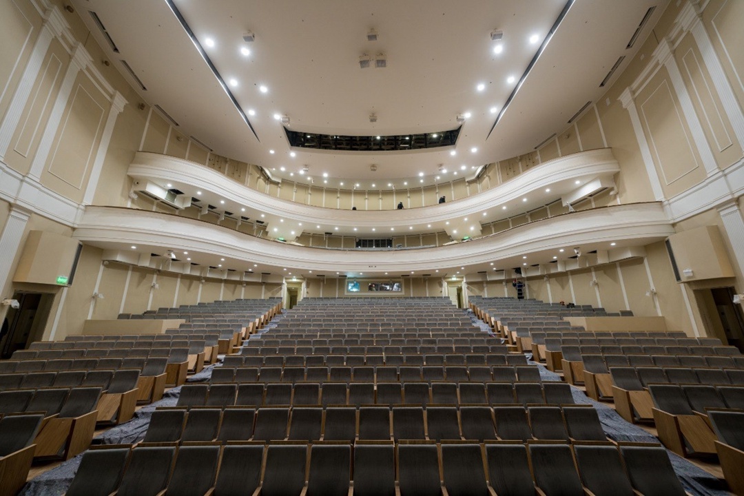 Летом 2025 года в Санкт-Петербурге успешно завершилась реконструкция Консерватории имени Н.А. Римского-Корсакова.