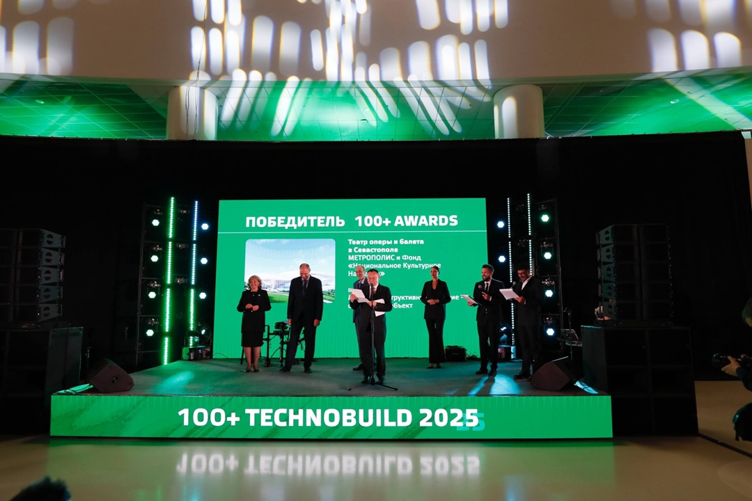 Министр строительства и ЖКХ РФ Ирек Файзуллин вместе с Губернатором Свердловской области Денисом Паслером принял участие в церемонии награждения Всероссийской…