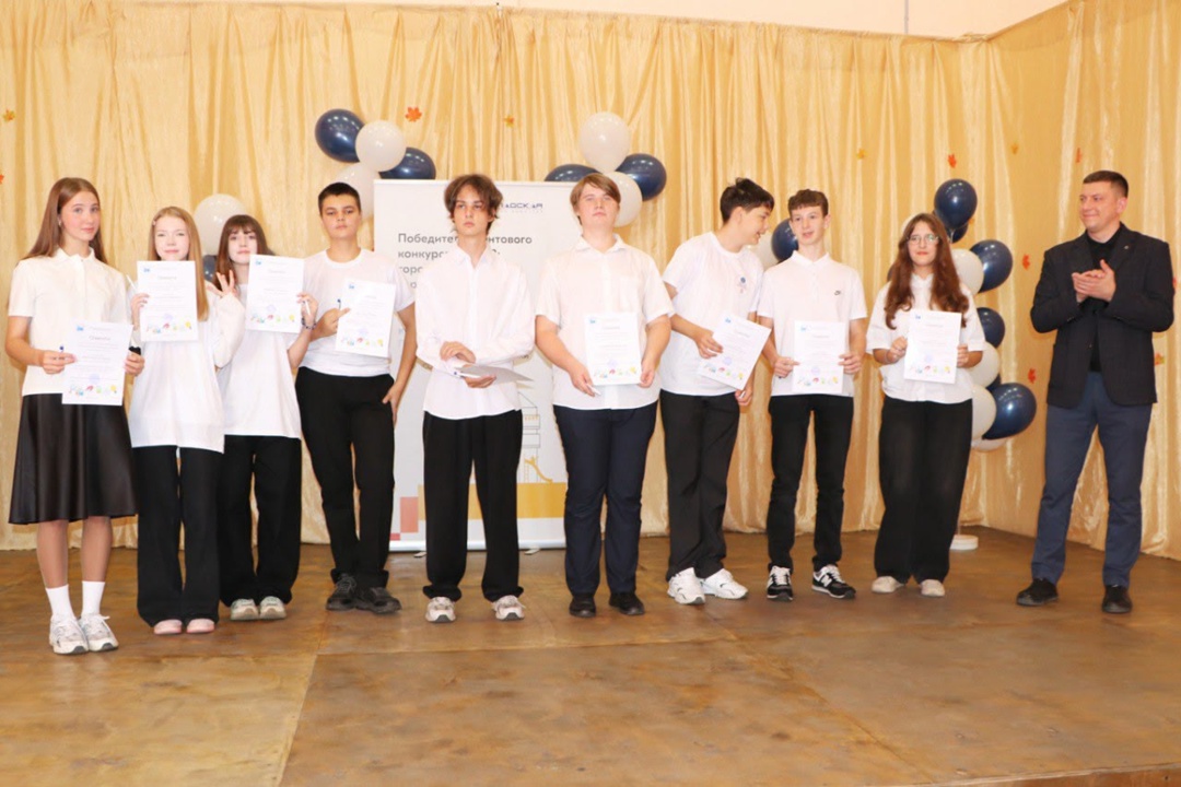 Фестиваль для юных физиков! Мы уже рассказывали, как помогли открыть интерактивную мастерскую физики и техники в междуреченской школе №25