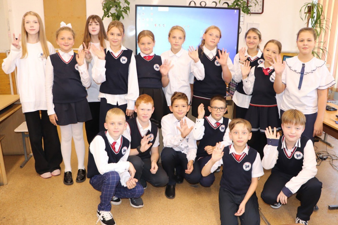 Фестиваль для юных физиков! Мы уже рассказывали, как помогли открыть интерактивную мастерскую физики и техники в междуреченской школе №25