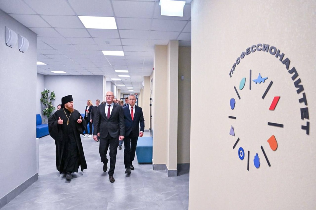 Дмитрий Чернышенко поздравил с Днем СПО преподавателей и студентов колледжа «Логос» при Свято-Пафнутиевом Боровском монастыре.