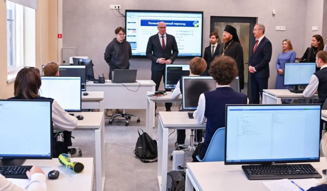 Дмитрий Чернышенко поздравил с Днем СПО преподавателей и студентов колледжа «Логос» при Свято-Пафнутиевом Боровском монастыре.