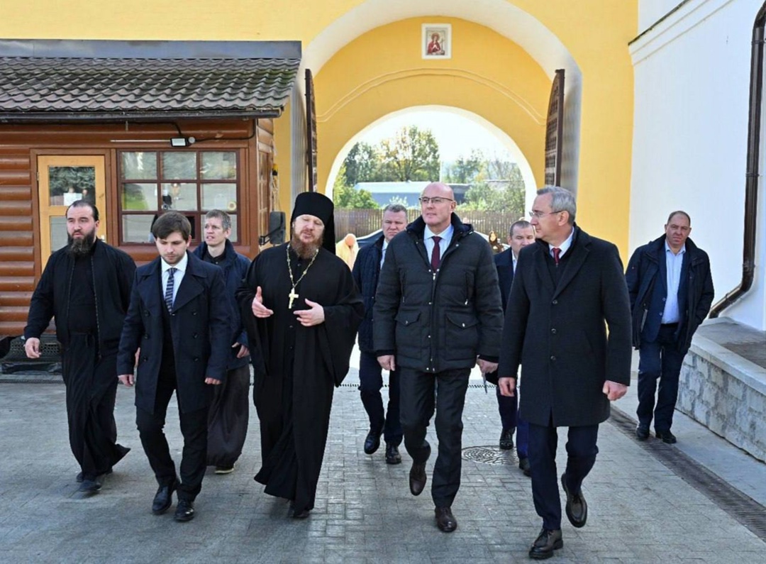 Дмитрий Чернышенко поздравил с Днем СПО преподавателей и студентов колледжа «Логос» при Свято-Пафнутиевом Боровском монастыре.