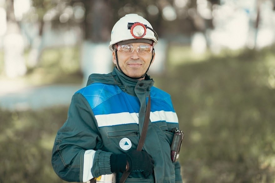 Буровик, бригадир, наставник! Знакомьтесь, Федор Выговский, машинист буровой установки Южно-Кузбасского геологоразведочного управления