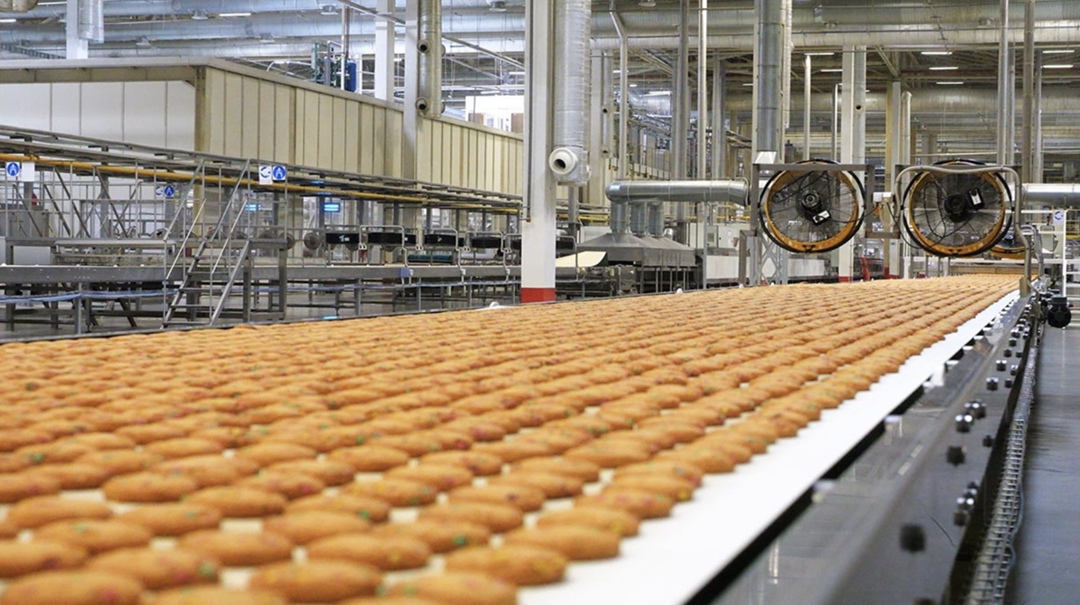 Группа компаний «КДВ», которая выпускает продукцию под брендами «Кириешки», «Яшкино» и «Бабкины семечки», продолжает работать в штатном режиме, рисков…