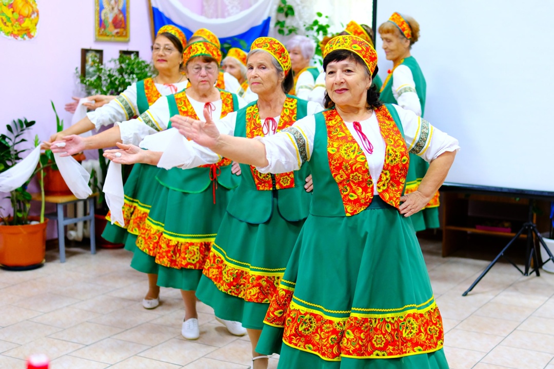 Волонтеры Амурского ГПЗ поздравили подопечных свободненского дома «Ветеран» с Днем пожилого человека