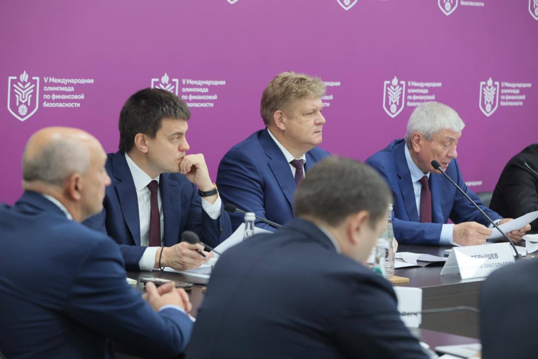 Дмитрий Чернышенко: Победителями и призерами олимпиады по финансовой безопасности стали 188 школьников и студентов.