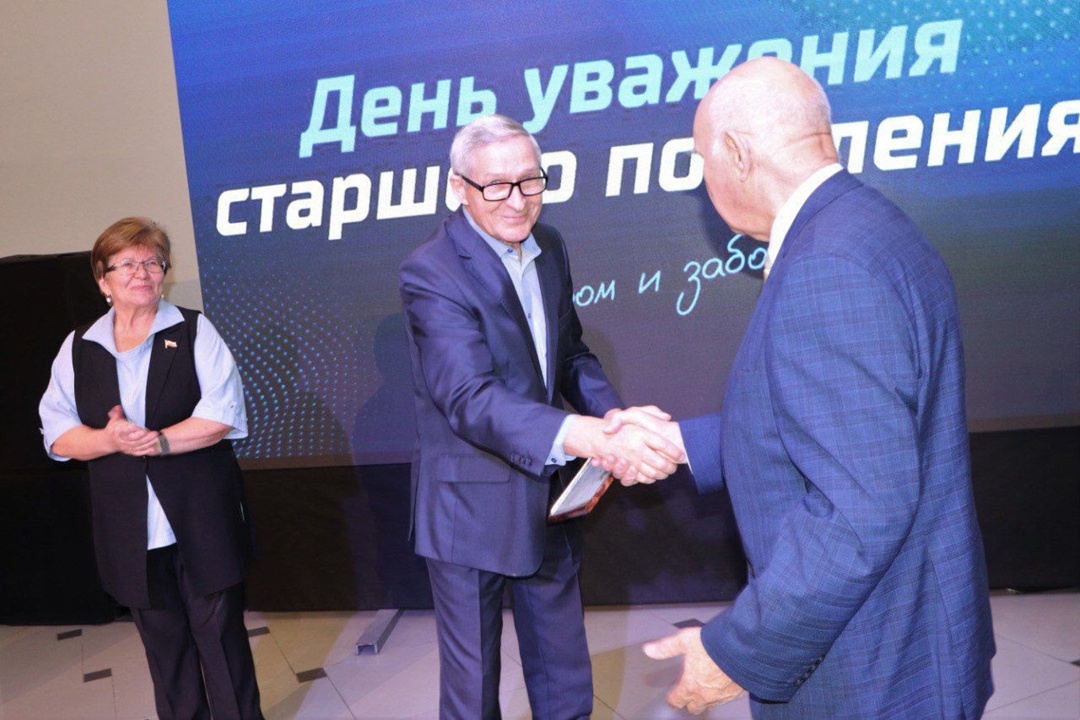 Поздравили наших ветеранов! В Междуреченске провели праздник в честь Дня уважения старшего поколения