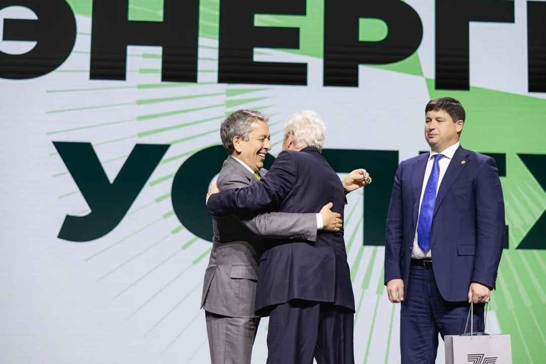 Заряжаем будущее вместе! По доброй традиции провели церемонию награждения «Энергия успеха». В тёплой, почти семейной обстановке мы чествовали порядка 100…